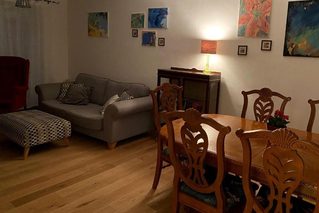 Lovely 3 Bedroom House In The Centre Of לבנהם מראה חיצוני תמונה