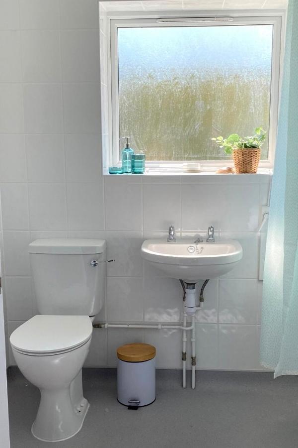 Lovely 3 Bedroom House In The Centre Of לבנהם מראה חיצוני תמונה