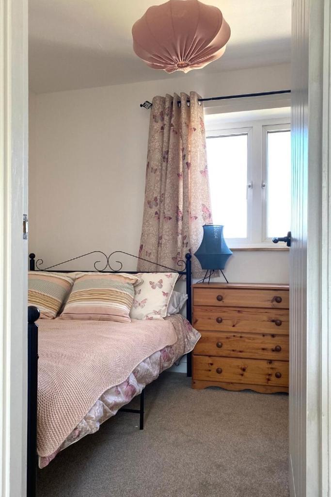 Lovely 3 Bedroom House In The Centre Of לבנהם מראה חיצוני תמונה
